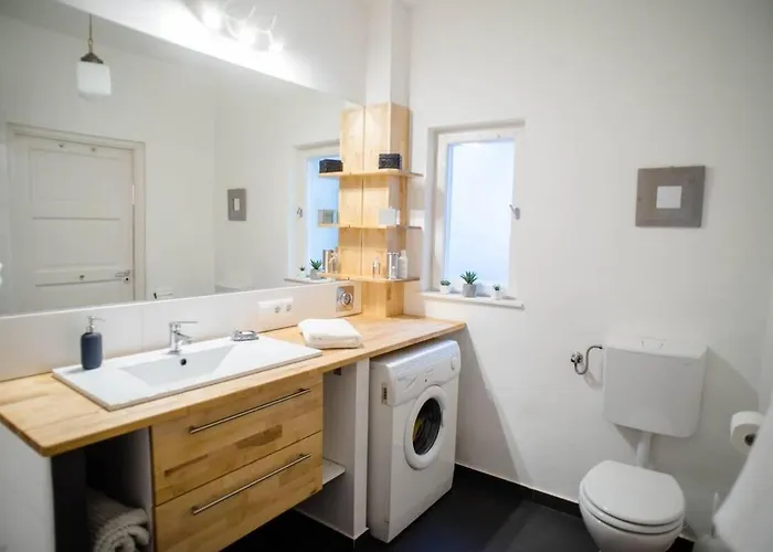 Stylish And Comfy For 6 Guests