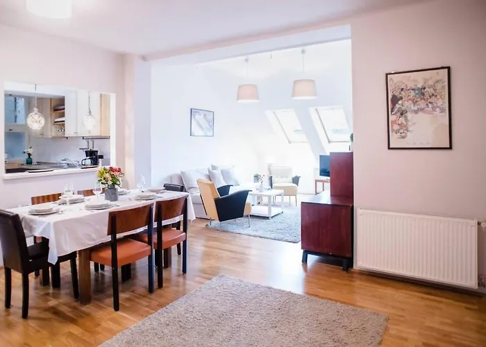 Stylish And Comfy For 6 Guests *