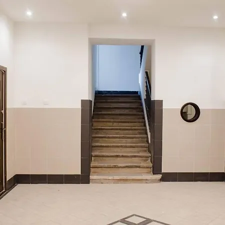 Διαμέρισμα Stylish And Comfy For 6 Guests *