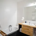 Stylish And Comfy For 6 Guests *