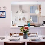 Stylish And Comfy For 6 Guests Budapest