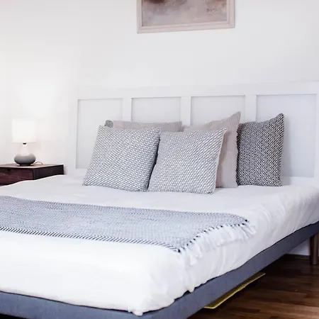 Stylish And Comfy For 6 Guests דירה בודפשט