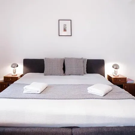 Stylish And Comfy For 6 Guests