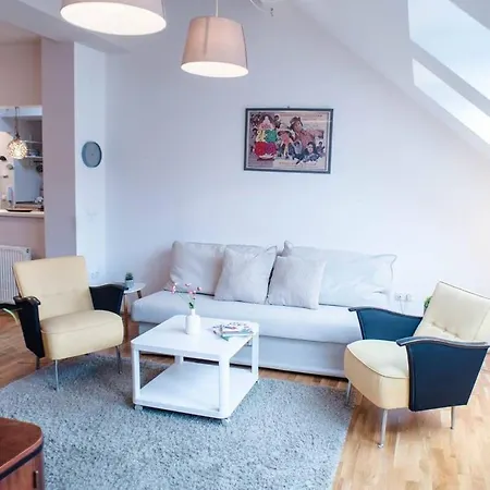 Apartmán Stylish And Comfy For 6 Guests *