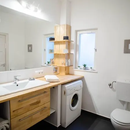Stylish And Comfy For 6 Guests