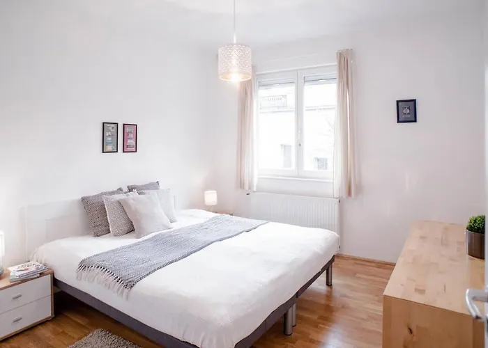 Stylish And Comfy For 6 Guests Appartement Budapest
